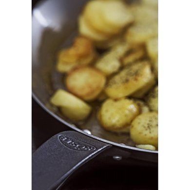 Сковородка 20 см железная с чугунной ручкой Rosle R26410